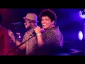 Download Lagu Bruno Mars - Runaway Baby (Live in Paris)