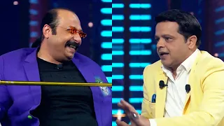 عشان خاطري يا ثروت بخاف   هتموت من الضحك مع  هنيدي لما ثروت طلعله عصايه من جيبه دندنها