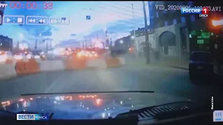 Сильный ветер стал причиной затора в Омске на подъезде к Ленинградскому мосту