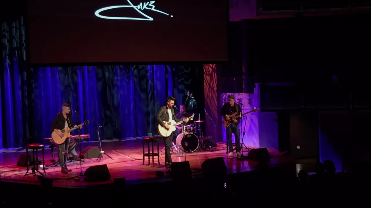 Jake Owen Performs “Made For You”