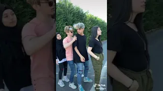 حالات واتس اب علي اغنية عايشه حالت حب معاك وخداك  حالات واتس اب علي اغنية عايشه حالت حب معاك وخداك