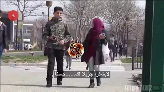 شاب امريكى يطلب من فتيات محجبات قبلة مقابل 20 دولار لن تصدق رد فعلهم 