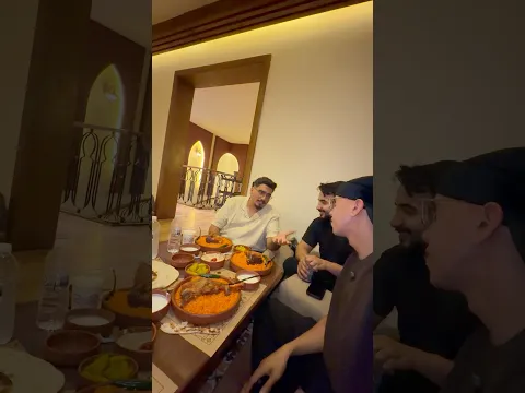 عزمت اصدقائي على مندي !😂