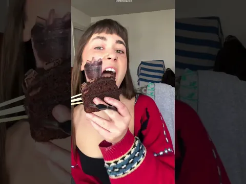 She Made Her Face Look Like a Cake! 🤯||#shorts #cake