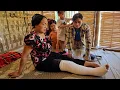 Mrs Thuy broke her leg Thu and her older sister were heartbroken when they went to visit her