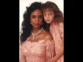 Download Lagu 25 Stunning Vintage Photos of Young Celebrities Posing With Their Moms