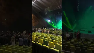 رامین زمانی و هواداران در کنسرت داریوش اقبالی ملبورن استرالیا 