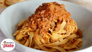 Heute stelle ich euch mein Spezial-Rezept für die leckerste Bolognese-Soße vor :) Sie ist zudem schn. 