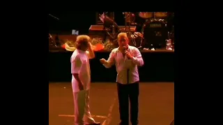 ادای احترام مایکل به داریوش در کنسرت داریوش Aliatabaki علی اتابکی 