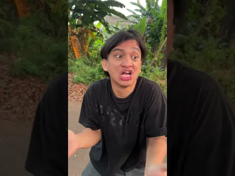 Kakek nyebar uang