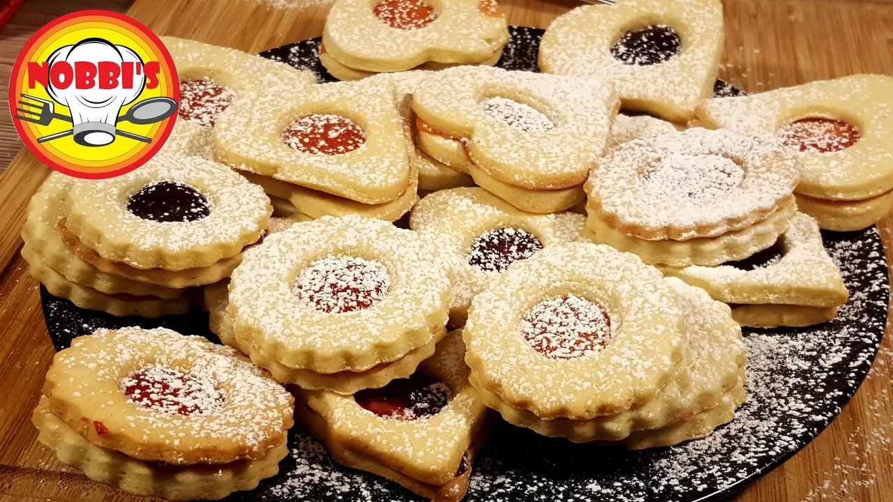 SPITZBUBEN Rezept - STERN-PLÄTZCHEN backen mit Marzipan und Marmelade gefüllt