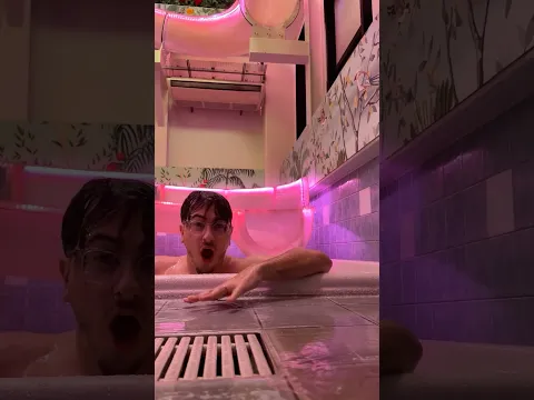 La chambre d’hôtel la plus ALÉATOIRE du monde 😭