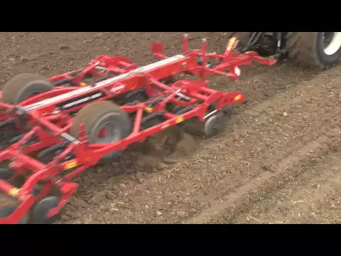 KUHN PERFORMER - Deep working cultivators (In action)