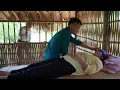 Download Lagu Duong mengunjungi seorang ibu tunggal dan secara tidak sengaja menyaksikan seorang pria asing merawa