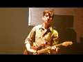 Arctic Monkeys - SING ALONG When The Sun Goes Down @ O2 Arena London, 29/10/2011 (HD)