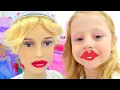 Lagu Nastya ve arkadaşı aynı prenses elbiseler giyinmek