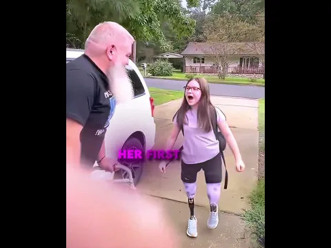 She Saw Her Dad Walking🥺❤️