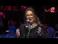 الفنانة القديرة عزيزة جلال تغنى "مستنياك" على المسرح بعد غياب طويل