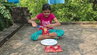 কৃতিকা Mexican Salsa Potato Chips খাবারের প্যাকেট এর ভিতর থেকে কি কি নতুন Gift পেলো@Kritika Channel 
