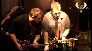 Download The Nimmo Brothers - Black cat Bone - Live @ Bluesmoose café (playing eachothers guitar) MP3