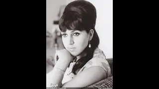 اولین اجرای بانو مهستی در۲۰ سالگی آنکه دلم را برده خدایا Mahasti First Song  اولین اجرای بانو مهستی در۲۰ سالگی آنکه دلم را برده خدایا Mahasti First Song