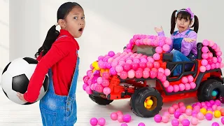 Download Ellie and Andrea's Ball Pit Car Crafting Adventure MP3