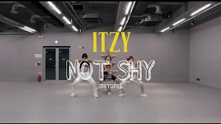 Download [ITZY] - NOT SHY Mirrored (70% Dance Practice) MP3