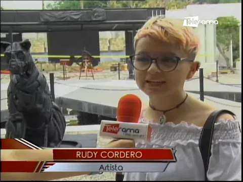 Esculturas en plaza Guayarte de Neumáticos fuera de uso