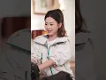 結婚紀念日那天，白月光一通電話他就把她丟在雪山，害她差點葬身雪崩；那一晚她對他最後一點愛徹底死透。再見時她早被京圈大佬圈住細腰當眾護著，渣男卻紅著眼化身忠犬求復合，可她看他的眼神只剩陌生和冷漠！