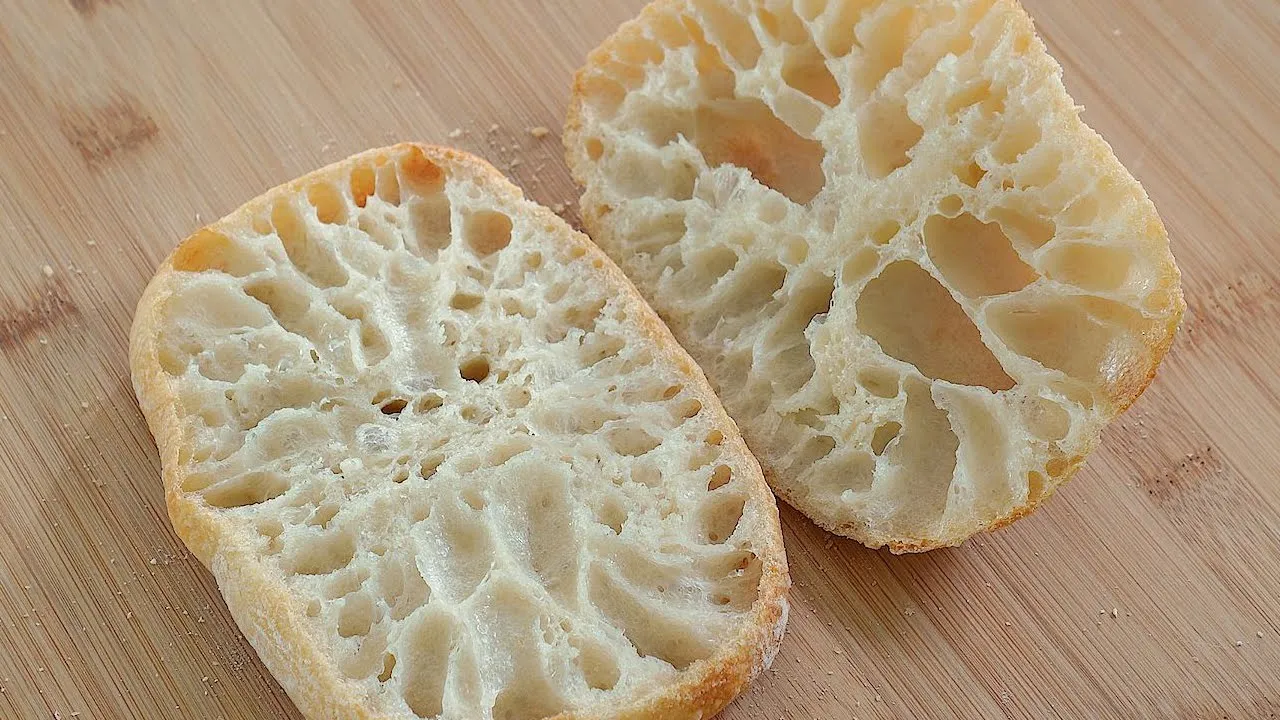 비밀로 하려 했던 레시피! 완벽한 치아바타 (기공 빵빵! 비법 대공개, Homemade Ciabatta Bread Recipe) Thumbnail
