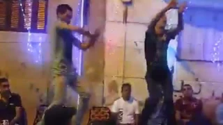 رقص مهرجان في القصة عبارة دندنها