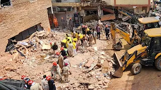 मरने वालों की तादाद हुई 8, MCD के 5 अफ़सर सस्पेंड, PG मालिक गिरफ़्तार, छात्रो ने ब्यान की आँखों देखी