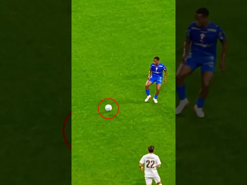 Ele quase fez um golaço