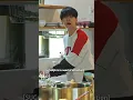 Download Lagu So cute, Yoongi complains about his teary eyes😿 to Hoba while chopping onions🧅#suga #jin #jhope