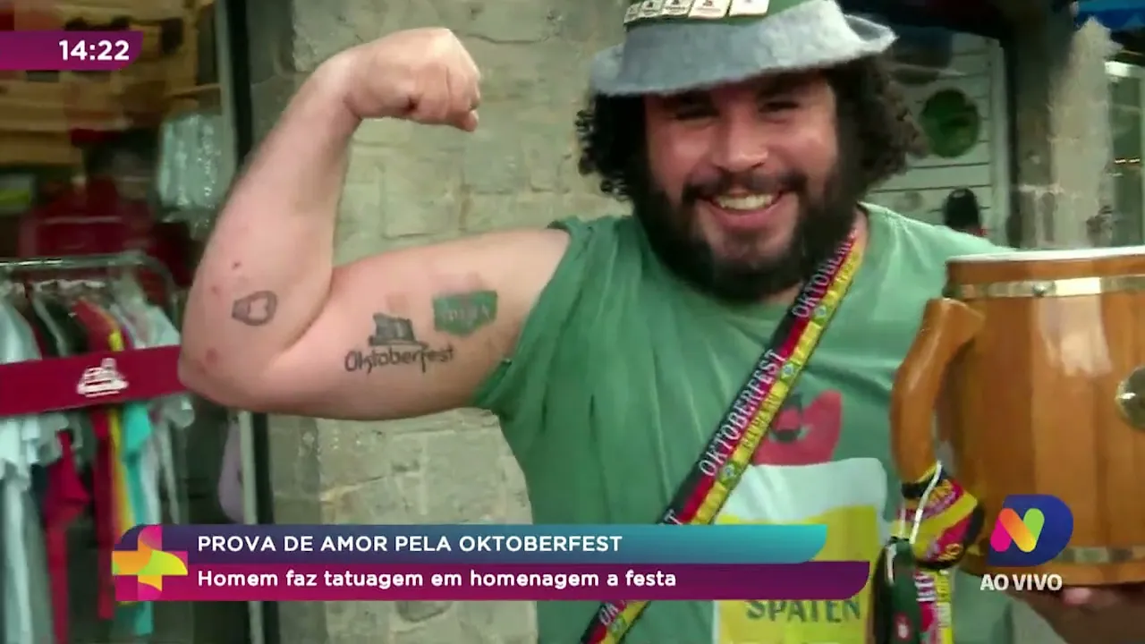 Prova de amor: homem faz tatuagem em homenagem a Oktoberfest