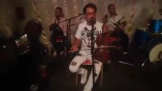 عبد الرحيم المسكيني يبدع في أغنية جميلة ميلانو ماشي بلادي 