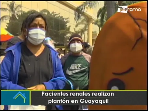 Pacientes renales realizan plantón en Guayaquil