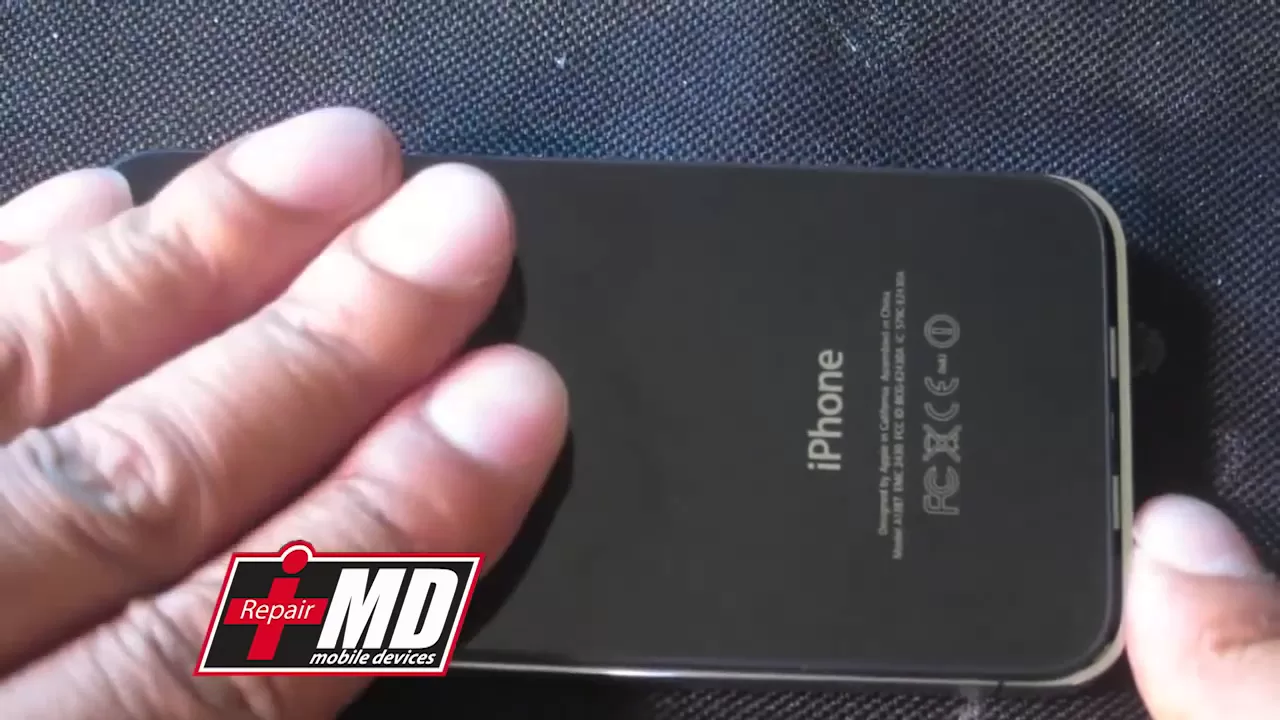 Bongkar Iphone 4.. Apa Isinya?? Alat-alat Yang dibutuhkan: 1.obeng + 2. Obeng Bintang 3. Jarum pentu. 