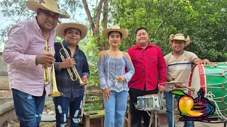 en Vivo con su amiga Lineth y sus amigos calentanos