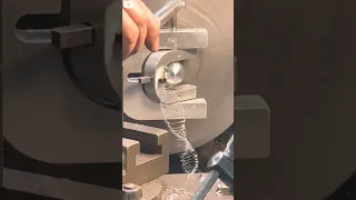 حل مشكله الشكل الدائري علي المخرطه  حل مشكله الشكل الدائري علي المخرطه