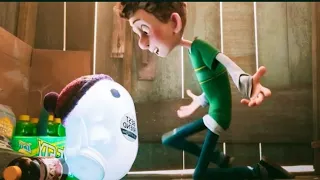 بسبب أنه فقير بيكون معندوش روبوت زي باقي زملائه فقرر يبقي عنده روبوت من تصميمه هو 🤖