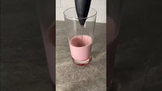 Strawberry Cold Foam Iced Latte Icedlatte Icedcoffee Coffeerecipes 