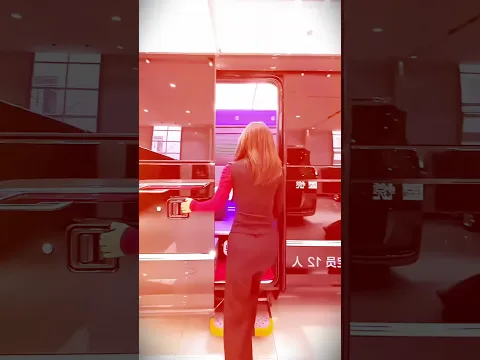 Ela comprou um carro LUXUOSO com o cartão do pai! 🚗😱