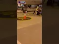 Download Lagu Momen mengejutkan ketika pekerja bandara jatuh dari pesawat setelah tangga dipindahkan oleh pekerja lain.
