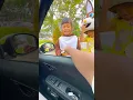Download Lagu Sedih melihat kalian berdua nak, berjuang bersama menjadi badut jalanan demi uang #shorts