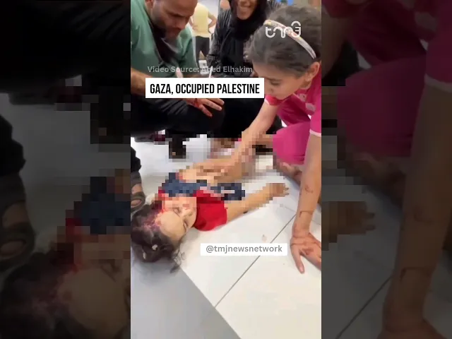 ⁣Big sister consoles little girl injured by Israeli airstrikes in Gaza #breaking #news #israel