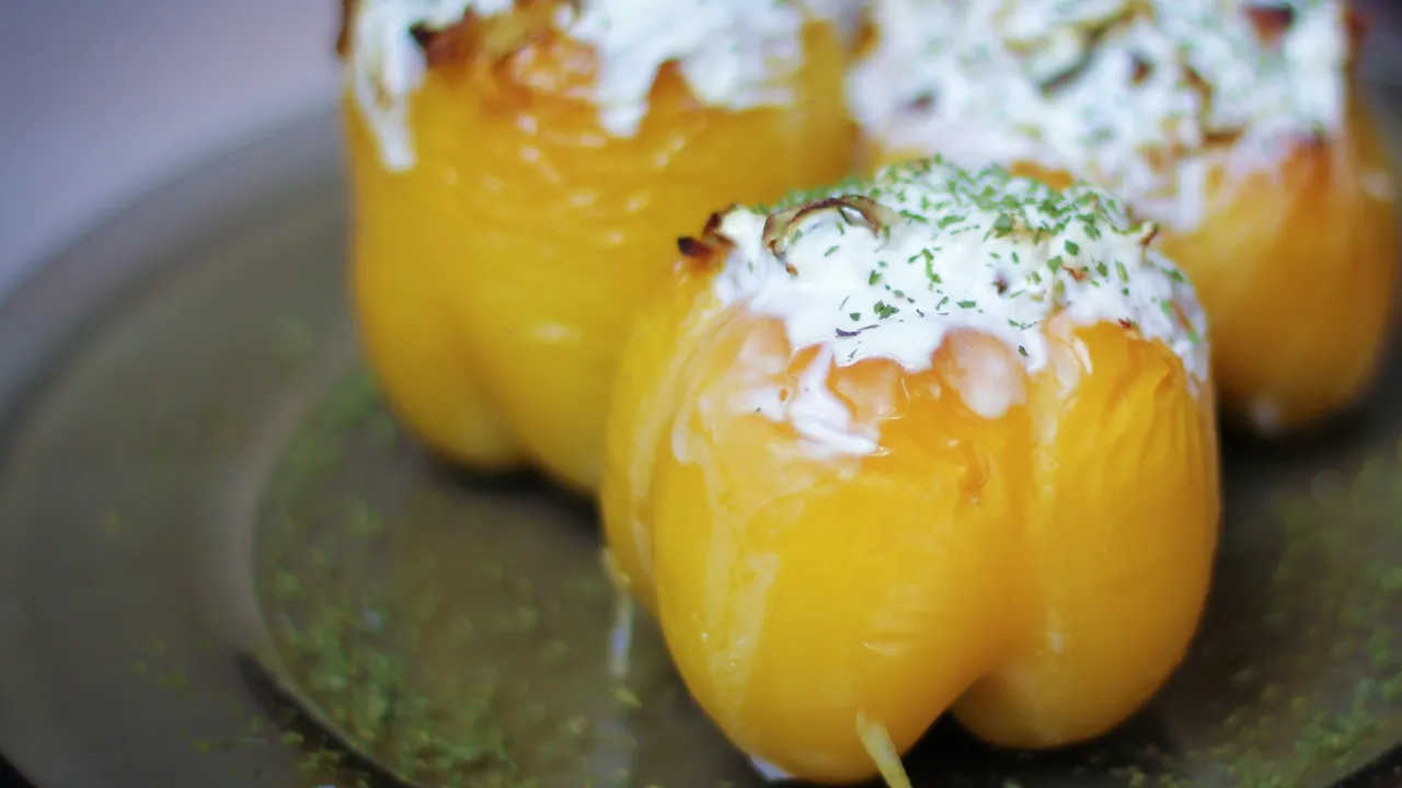 
          
          
          
            
            Gefüllte Paprika Rezept - Any Blum - Serie #52
          
        . 