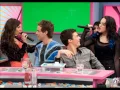 Download Lagu Liz Gillies and Victoria Justice Take A Hint