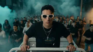 كلو بيسعي يبقي جامد دندنها