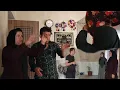 Download Lagu De aanval van oma, Tahmina's bezorgdheid over Ruhollah's woorden en Tahmina's verzoek om hem gevang